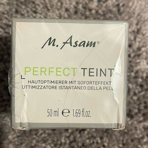 White Skincare Moisturizer